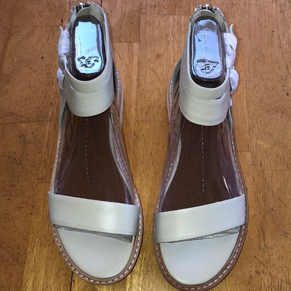 Dolce Vita Zenith Platform Sandals Bone. Size 8.5